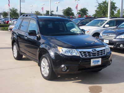 subaru forester 2013 black wagon 2 5x premium gasoline 4 cylinders all whee drive automatic 77090