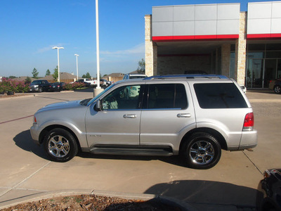 lincoln aviator 2005 gray suv luxury gasoline 8 cylinders all whee drive automatic 76049