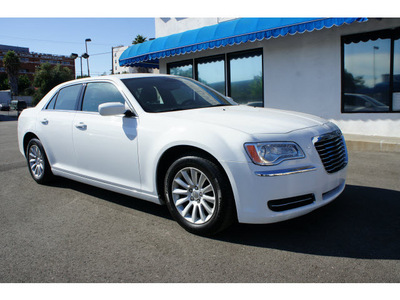 chrysler 300 2012 white sedan gasoline 6 cylinders rear wheel drive automatic 90004