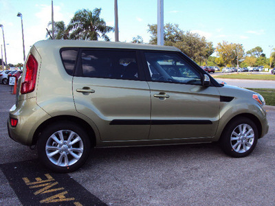 kia soul 2013 alien green hatchback gasoline 4 cylinders front wheel drive automatic 32901