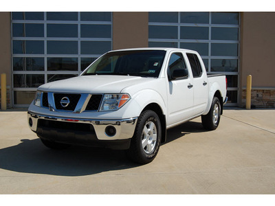 nissan frontier 2007 white se gasoline 6 cylinders rear wheel drive automatic with overdrive 77656