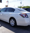 nissan altima 2010 white sedan 2 5 s gasoline 4 cylinders front wheel drive automatic 76111