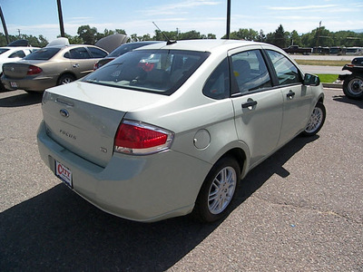 ford focus 2010 green sedan se gasoline 4 cylinders front wheel drive automatic 81212