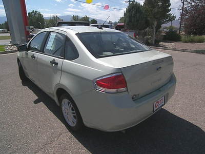 ford focus 2010 green sedan se gasoline 4 cylinders front wheel drive automatic 81212