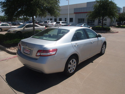 toyota camry 2011 silver sedan gasoline 4 cylinders front wheel drive automatic 76053