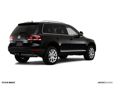 volkswagen touareg 2010 suv vr6 fsi gasoline 6 cylinders all whee drive tiptronic 13502