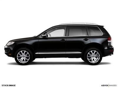 volkswagen touareg 2010 suv vr6 fsi gasoline 6 cylinders all whee drive tiptronic 13502