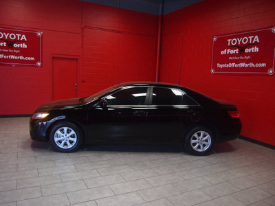 toyota camry 2011 black sedan le gasoline 4 cylinders front wheel drive automatic 76116