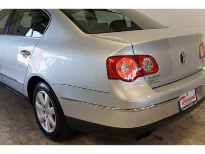 volkswagen passat 2008 silver sedan gasoline 4 cylinders front wheel drive automatic 76502