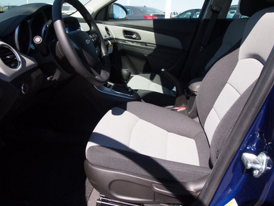 chevrolet cruze 2013 blue sedan ls gasoline 4 cylinders front wheel drive standard 78009