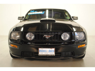 ford mustang 2008 black coupe gt premium gasoline 8 cylinders rear wheel drive 5 speed manual 77025