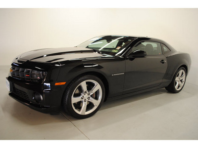 chevrolet camaro 2010 black coupe ss gasoline 8 cylinders rear wheel drive 6 speed manual 77025