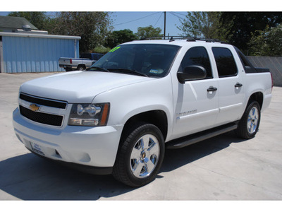 chevrolet avalanche 2007 white suv ls flex fuel 8 cylinders 4 wheel drive automatic 78501