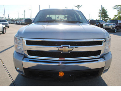 chevrolet silverado 1500 2007 silver lt 8 cylinders 4 wheel drive automatic with overdrive 77539