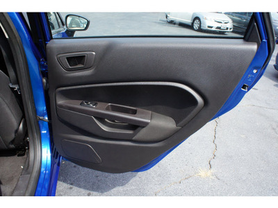 ford fiesta 2011 blue sedan se gasoline 4 cylinders front wheel drive automatic 28677