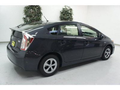 toyota prius 2012 gray hatchback two hybrid 4 cylinders front wheel drive not specified 91731