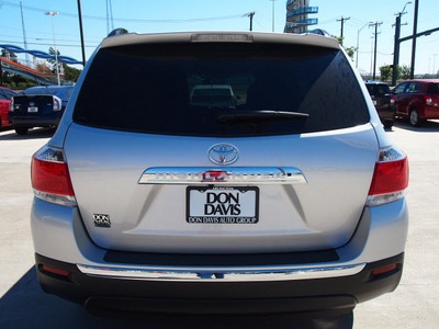 toyota highlander 2012 silver suv gasoline 6 cylinders front wheel drive automatic 76011