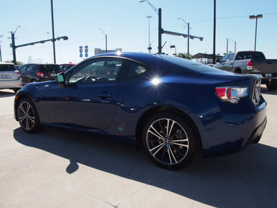 scion fr s 2013 blue coupe gasoline 4 cylinders rear wheel drive 6 speed manual 76011