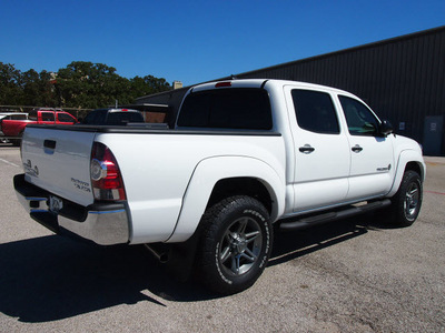 toyota tacoma 2013 super white prerunner v6 gasoline 6 cylinders 2 wheel drive automatic 76011