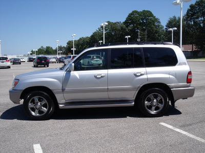 toyota land cruiser 2007 silver suv gasoline 8 cylinders 4 wheel drive automatic 75604