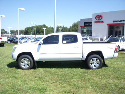 toyota tacoma 2013 white v6 gasoline 6 cylinders 4 wheel drive automatic 75604