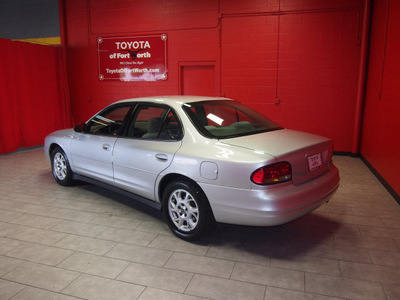 oldsmobile intrigue 2002 silver sedan gx gasoline 6 cylinders front wheel drive automatic 76116