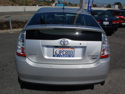 toyota prius 2009 silver hatchback standard hybrid 4 cylinders front wheel drive automatic 94010