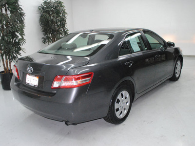 toyota camry 2011 gray sedan le gasoline 4 cylinders front wheel drive automatic 91731