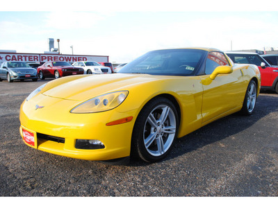chevrolet corvette 2009 yellow coupe gasoline 8 cylinders rear wheel drive standard 77590