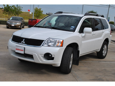 mitsubishi endeavor 2011 off white ls awd gasoline 6 cylinders all whee drive automatic 78233