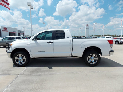 toyota tundra 2008 white sr5 gasoline 8 cylinders 2 wheel drive automatic with overdrive 77469