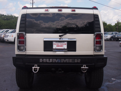 hummer h2 2005 white suv gasoline 8 cylinders 4 wheel drive automatic 77074