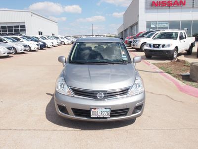 nissan versa 2010 dk  gray hatchback 1 8 s gasoline 4 cylinders front wheel drive automatic 76116