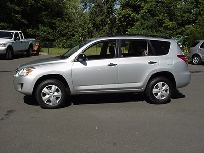 toyota rav4 2009 silver suv awd gasoline 4 cylinders 4 wheel drive automatic 06019