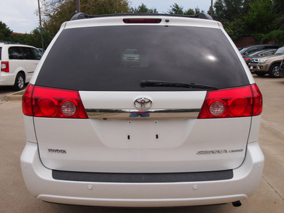 toyota sienna 2010 white van xle limited gasoline 6 cylinders front wheel drive automatic 75080