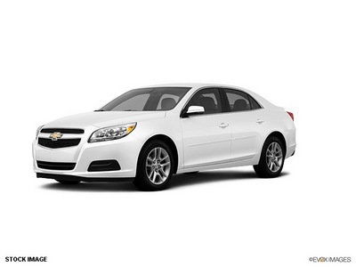 chevrolet malibu 2013 white sedan gasoline 4 cylinders front wheel drive 6 spd auto,elec cntlled 77090