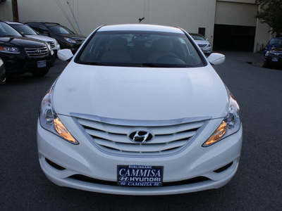 hyundai sonata 2012 white sedan gls gasoline 4 cylinders front wheel drive automatic 94010