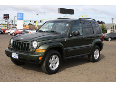 jeep liberty 2007 green suv sport gasoline 6 cylinders 4 wheel drive automatic 98632