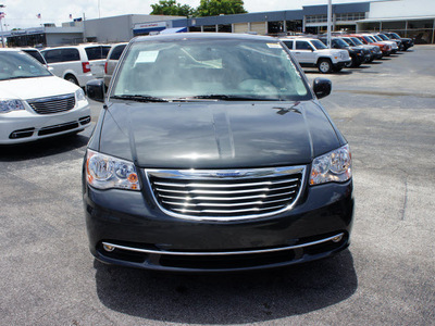 chrysler town and country 2012 pav dk  charcoal pearl coat van touring flex fuel 6 cylinders front wheel drive 33021