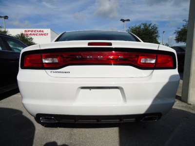 dodge charger 2012 white sedan se gasoline 6 cylinders rear wheel drive automatic 33157