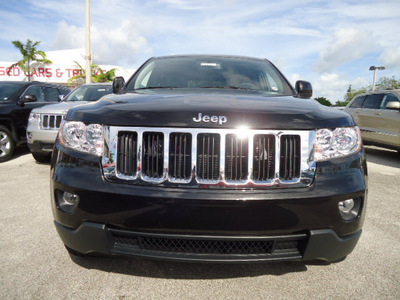 jeep grand cherokee 2013 black suv laredo gasoline 6 cylinders 2 wheel drive automatic 33157