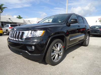 jeep grand cherokee 2013 black suv laredo gasoline 6 cylinders 2 wheel drive automatic 33157