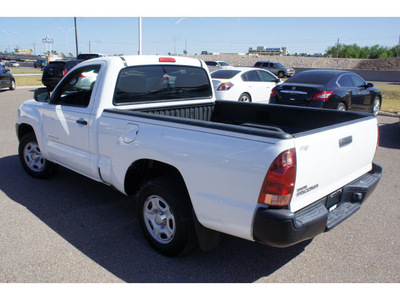 toyota tacoma 2006 white gasoline 4 cylinders rear wheel drive automatic 78572