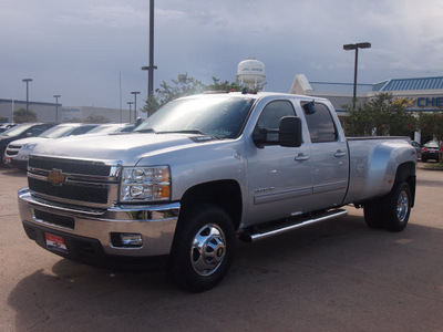 chevrolet silverado 3500hd 2013 silver ltz diesel 8 cylinders 4 wheel drive shiftable automatic 77566