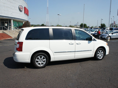 chrysler town and country 2011 white van touring flex fuel 6 cylinders front wheel drive automatic 19153