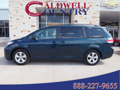 toyota sienna 2011 dk  green van le 7 passenger auto access sea gasoline 6 cylinders front wheel drive automatic 77836