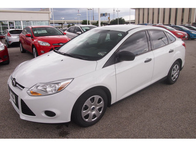 ford focus 2012 white sedan s flex fuel 4 cylinders front wheel drive automatic 77074