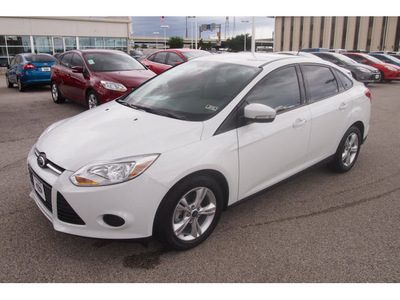 ford focus 2013 white sedan se flex fuel 4 cylinders front wheel drive automatic 77074