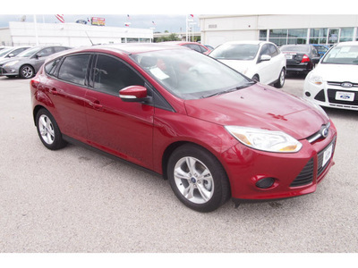 ford focus 2013 white hatchback se flex fuel 4 cylinders front wheel drive automatic 77074