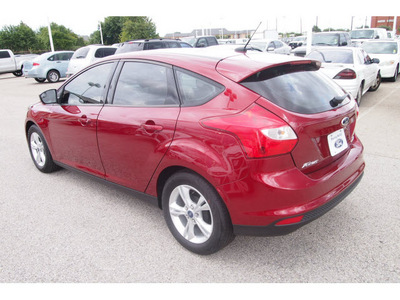 ford focus 2013 white hatchback se flex fuel 4 cylinders front wheel drive automatic 77074